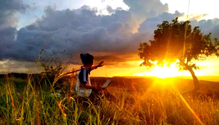 Suasana Senja di Bukit Ngora Padoda