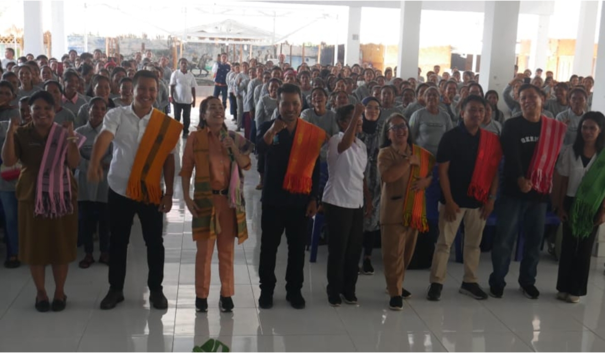 Sosialisasi Program Peningkatan Kualitas Kesehatan Lingkungan untuk menerapkan Lima Pilar STBM di aula Ro’o Luwa, Desa Watu Kawula, Kecamatan Kota Tambolaka (TIM/Suara Jarmas)