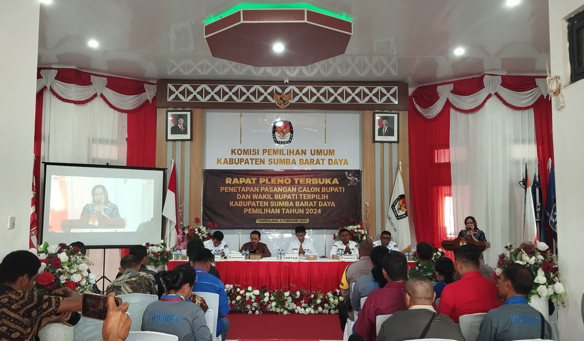 Rapat Pleno Terbuka KPU SBD penetapan Ratu Wulla dan Angga Kaka sebagai Bupati dan Wakil Bupati terpilih dalam Pilkada 2024 (TIM/Suara Jarmas)
