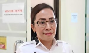 Bupati Sumba Barat Daya (SBD), Ratu Ngadu Bonu Wulla, saat ditemui wartawan, pada Rabu, 2 Juli 2025, soal sidak di dinas pendidikan terkait tunjangan guru (Johan Sogara/Lintas Sumba)