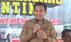 Wakil Bupati Sumba Barat Daya (SBD), Dominikus Alphawan Rangga Kaka, saat membuka Pra Musrenbang Stunting di Kecamatan Wewewa Selatan (Johan Sogara/Lintas Sumba)
