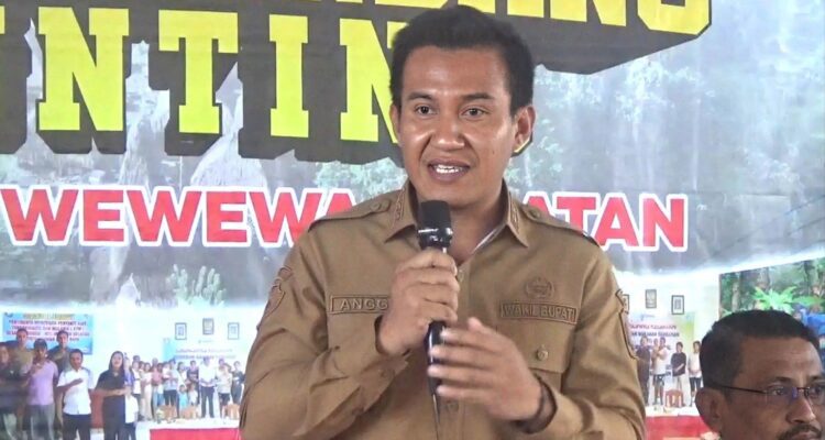 Wakil Bupati Sumba Barat Daya (SBD), Dominikus Alphawan Rangga Kaka, saat membuka Pra Musrenbang Stunting di Kecamatan Wewewa Selatan (Johan Sogara/Lintas Sumba)