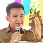 Wakil Bupati SBD, Dominikus Alphawan Rangga Kaka, saat memberikan sambutan dalam serah terima Program Electrifying Agriculture (Air Pertanian Berbasis Listrik) di Desa Wee Rena (Johan Sogara/Lintas Sumba)