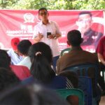 Anggota DPRD Provinsi Nusa Tenggara Timur (NTT), Antonius Landi, saat reses di Desa Kadi Pada, Kota Tambolaka (AH/Lintas Sumba)