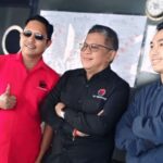 Kiri ke kanan: Ketua DPD PDI Perjuangan Provinsi NTT tahun 2025 - 2030, Yunus Huhu Takandewa, Sekjen PDI Perjuangan, Hasto Kristiyanto, dan Anggota DPR RI PDI Perjuangan, Stevano Rizki Adranacus (AH/Suarajarmas.id)