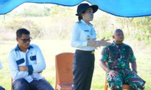 Bupati SBD, Ratu Ngadu Bonu Wulla, didampingi Dandim 1629/SBD dan Para Pimpinan OPD Kabupaten SBD, lakukan kunjungan dan pemantauan lokasi pembangunan Batalyon TP Ketahanan Pangan (Suarajarmas.id)