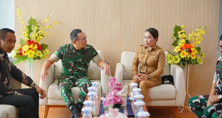 Pangdam IX/Udayana dan Danrem 161/Wira Sakti Lakukan Kunjungan Kerja di SBD dan disambut langsung Bupati Ratu Ngadu Bonu Wulla (Suarajarmas.id)