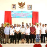 Sekda Kabupaten SBD, Drs. Etmundus Nobertus Nau, mewakili Bupati saat Rapat TP3S tingkat Kabupaten SBD (Suarajarmas.id)
