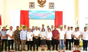 Sekda Kabupaten SBD, Drs. Etmundus Nobertus Nau, mewakili Bupati saat Rapat TP3S tingkat Kabupaten SBD (Suarajarmas.id)