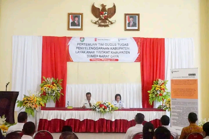 Asisten Pemerintahan dan Kesejahteraan Rakyat, Cristofel Horo, mewakili Bupati SBD, hadir sekaligus membuka Pertemuan Tim Gugus Tugas Penyelenggaraan Kabupaten Layak Anak (KLA) tingkat Kabupaten SBD (Suarajarmas.id)