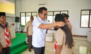 Wakil Bupati SBD, Dominikus Alphawan Rangga Kaka, hadiri sekaligus membuka dengan resmi KOS Pembina Pramuka SBD (Suarajarmas.id)