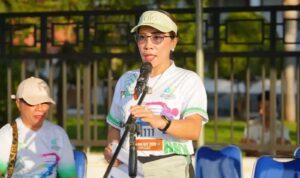 Bupati SBD, Ratu Ngadu Bonu Wulla, hadir langsung dan melepas peserta di garis start depan Rumah Jabatan Bupati SBD, Tambolaka (Suarajarmas.id)